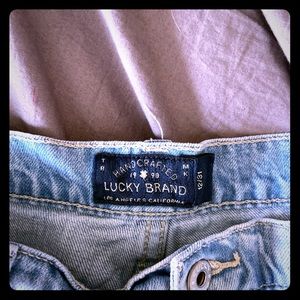light blue lucky brand boyfriend jeans